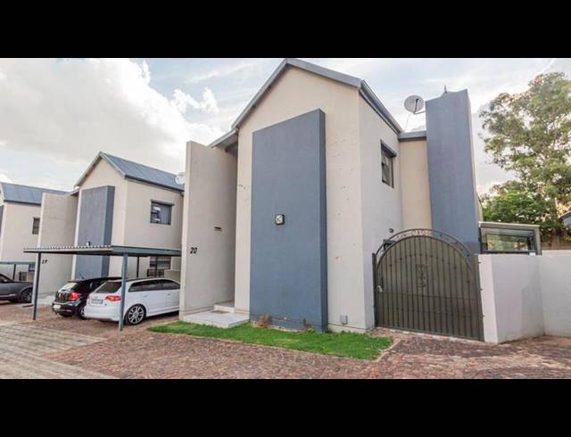 3 BEDROOM TOWNHOUSE FOR SALE IN TERENURE